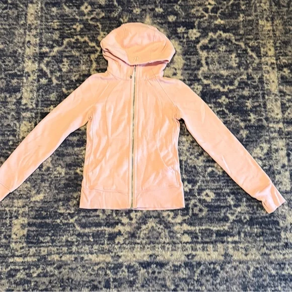 Lululemon Scuba - Picture 1 of 5